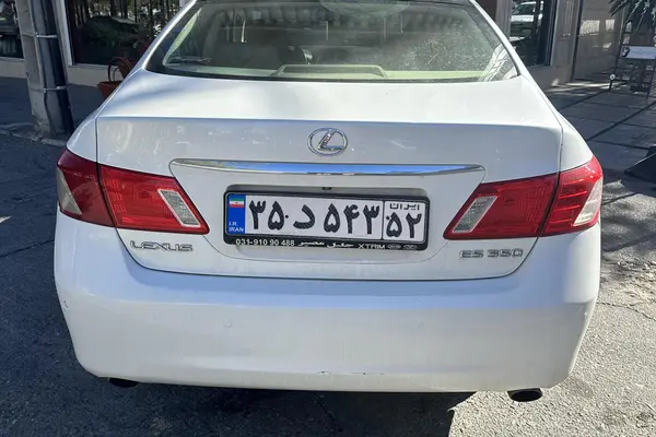 لکسوس، ES