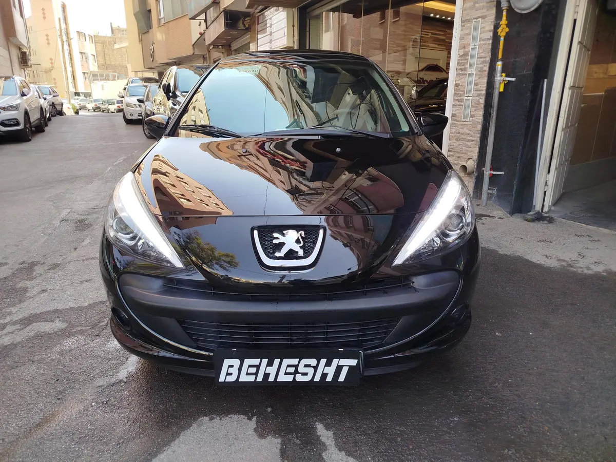پژو،  207