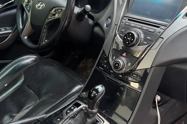 هیوندای، آزرا (گرنجور)