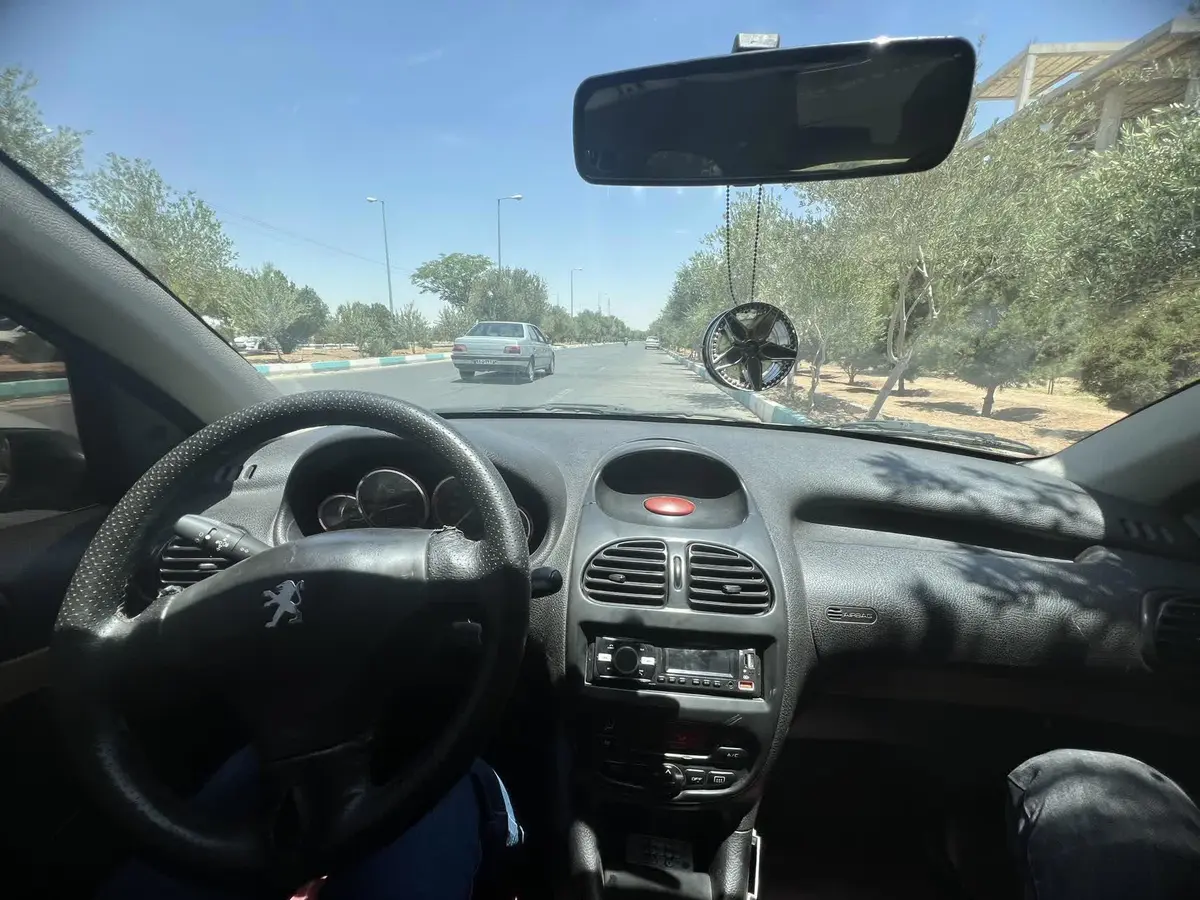 پژو،  206