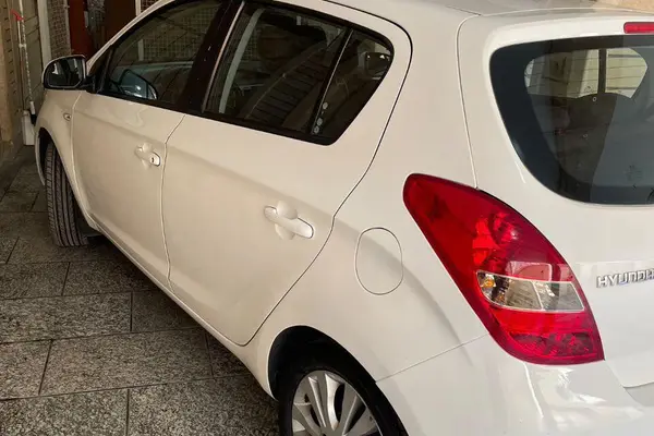 هیوندای  i20