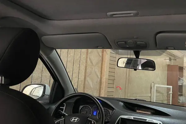 هیوندای  i20