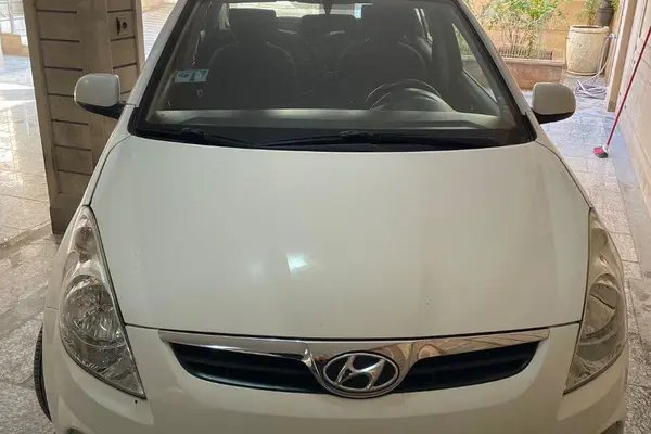 هیوندای  i20