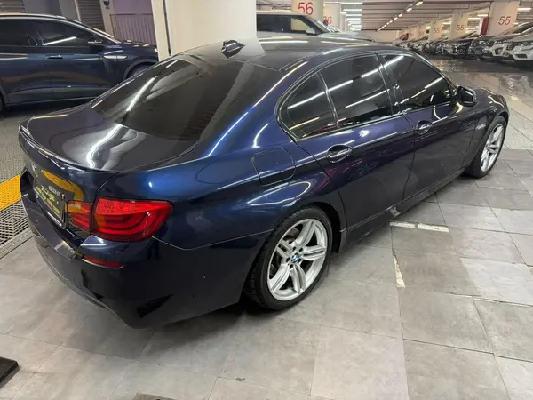 ب ام و، سری 5 سدان