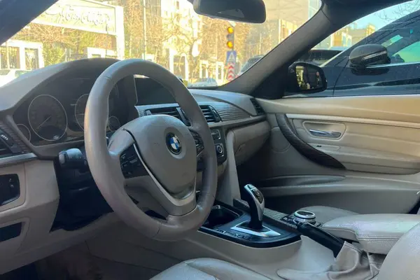 ب ام و، سری 3 سدان