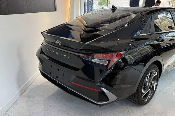 هیوندای  النترا