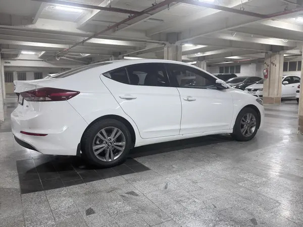 هیوندای  النترا