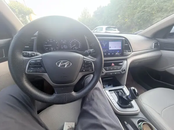 هیوندای  النترا