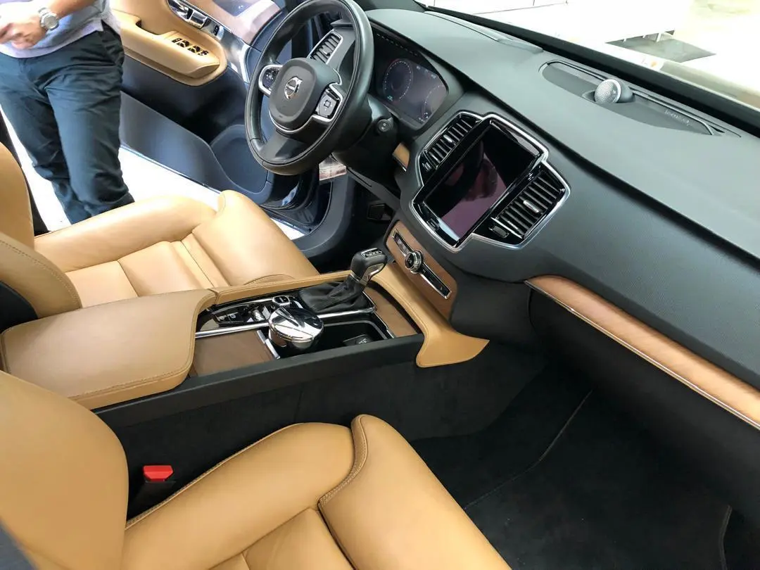 ولوو،  XC90
