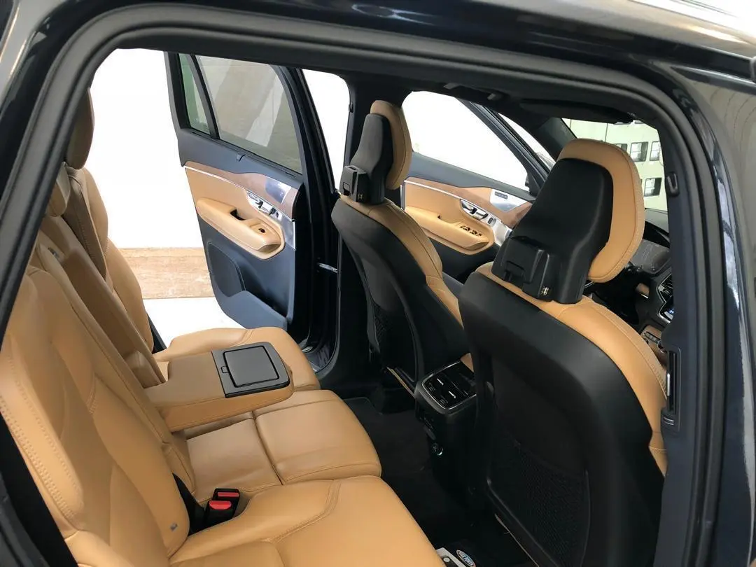 ولوو،  XC90