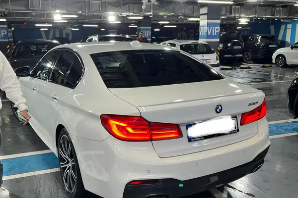 ب ام و، سری 5 سدان