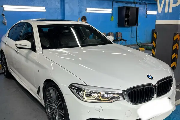 ب ام و، سری 5 سدان