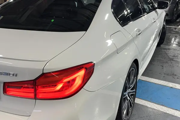 ب ام و، سری 5 سدان