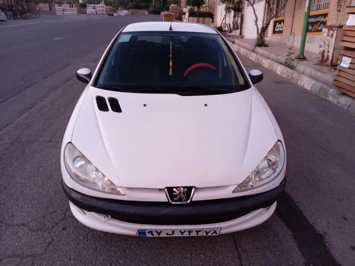 پژو،  206