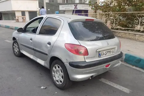 پژو، 206