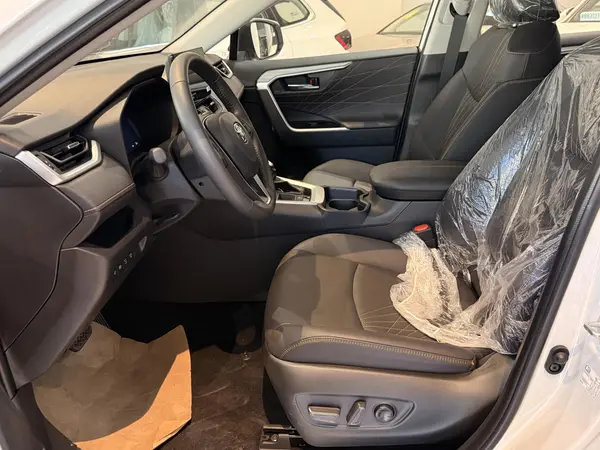 تویوتا، راوفور هیبرید