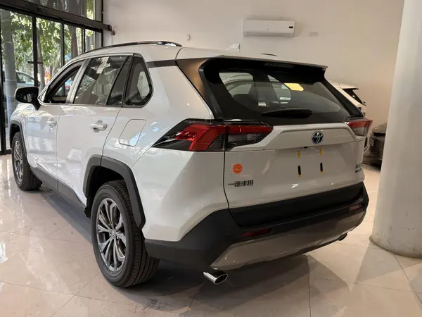 تویوتا، راوفور هیبرید