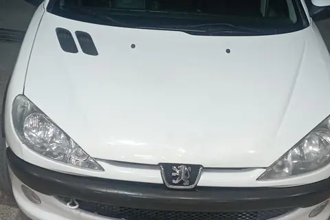 پژو، 206