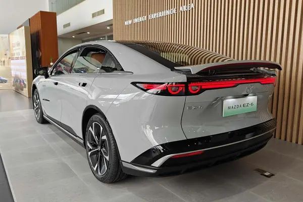 مزدا، EZ6