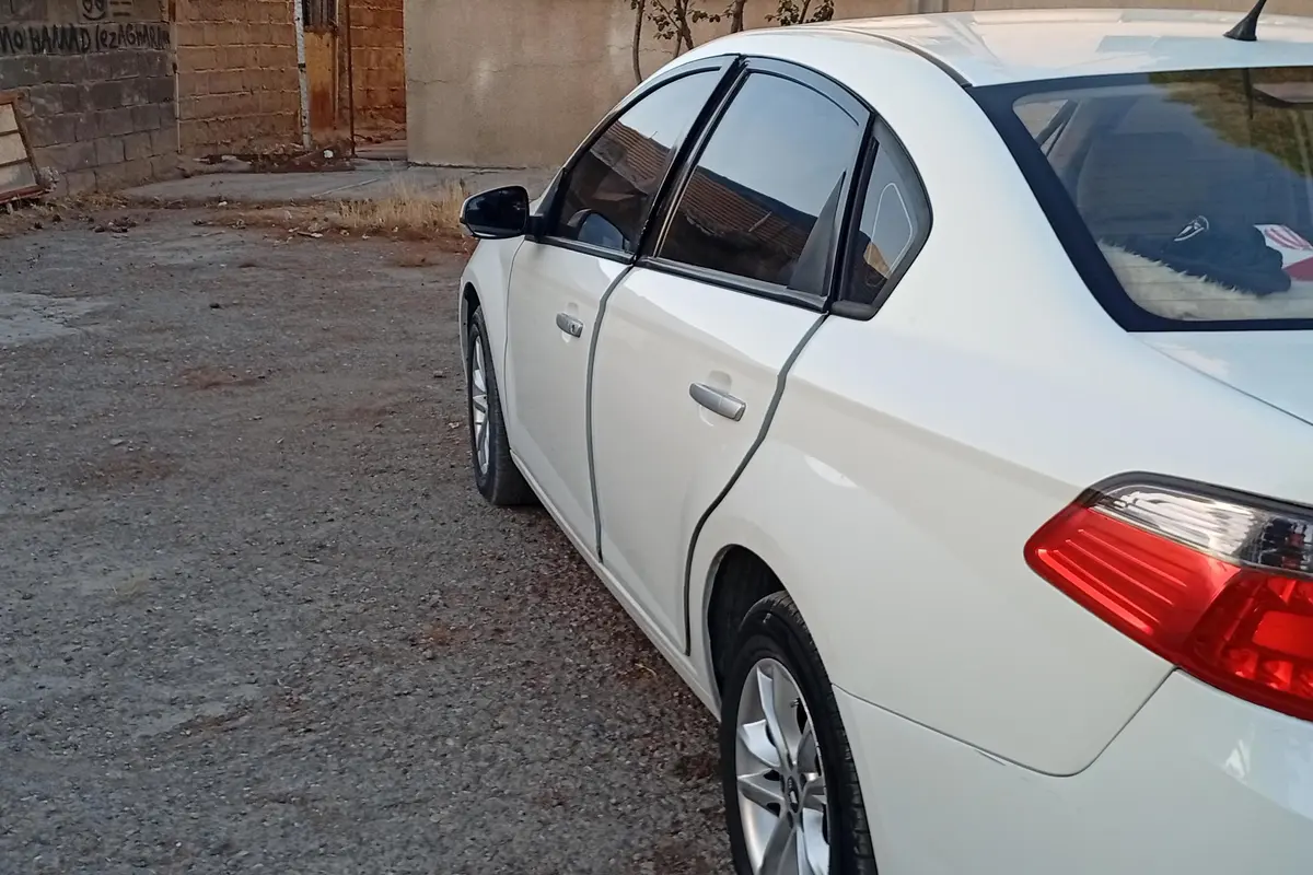 برلیانس،  H330