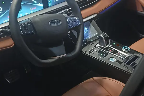 فونیکس، تیگو 8 پرو مکس (F8 PRO MAX)