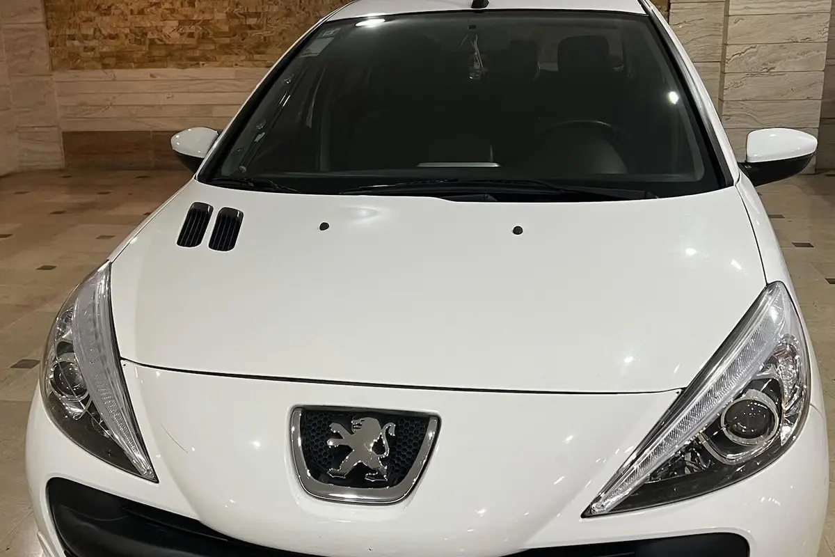 پژو،  207