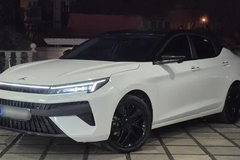 کی ام سی، J7