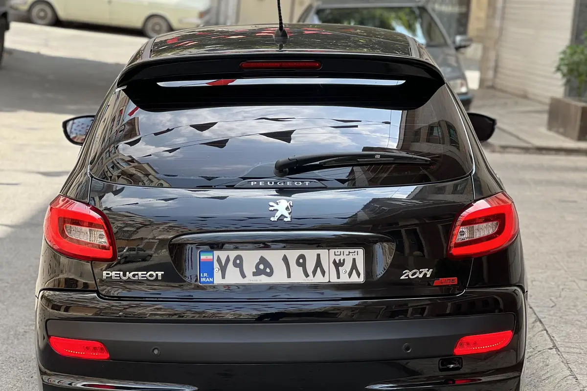 پژو،  207