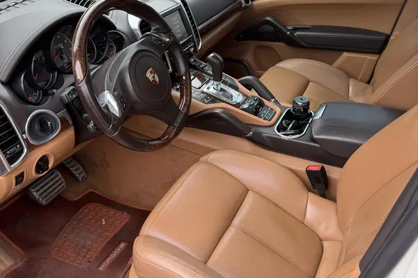 پورشه، کاین