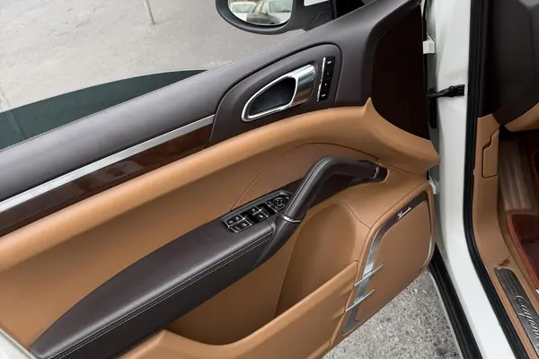 پورشه، کاین