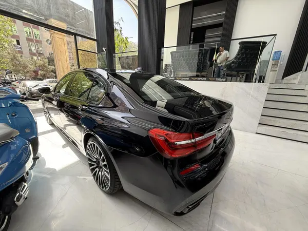 ب ام و، سری 7