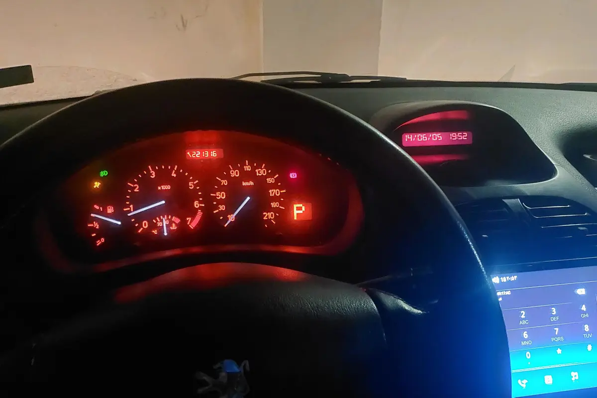پژو،  206