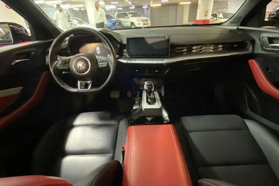 ام جی،  GT