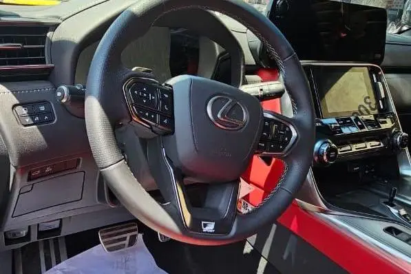 لکسوس،  LX