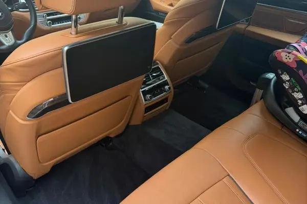 ب ام و، سری 7