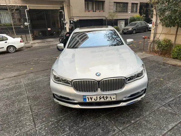 ب ام و، سری 7