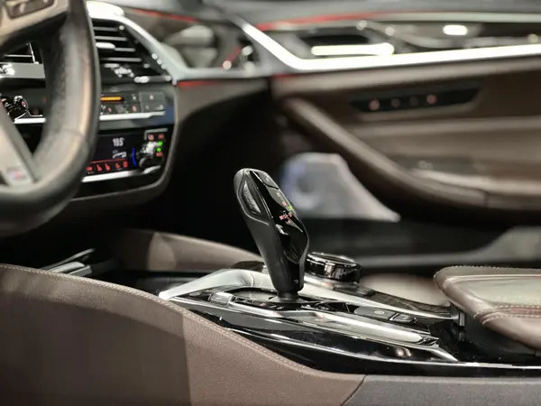 ب ام و، سری 5 سدان