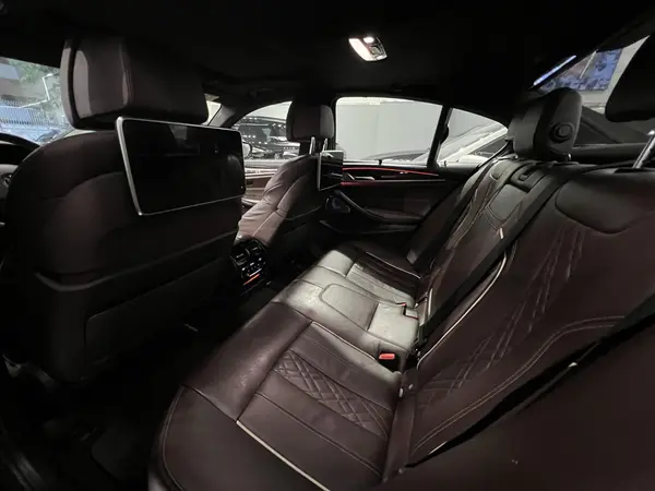 ب ام و، سری 5 سدان