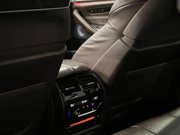 ب ام و، سری 5 سدان