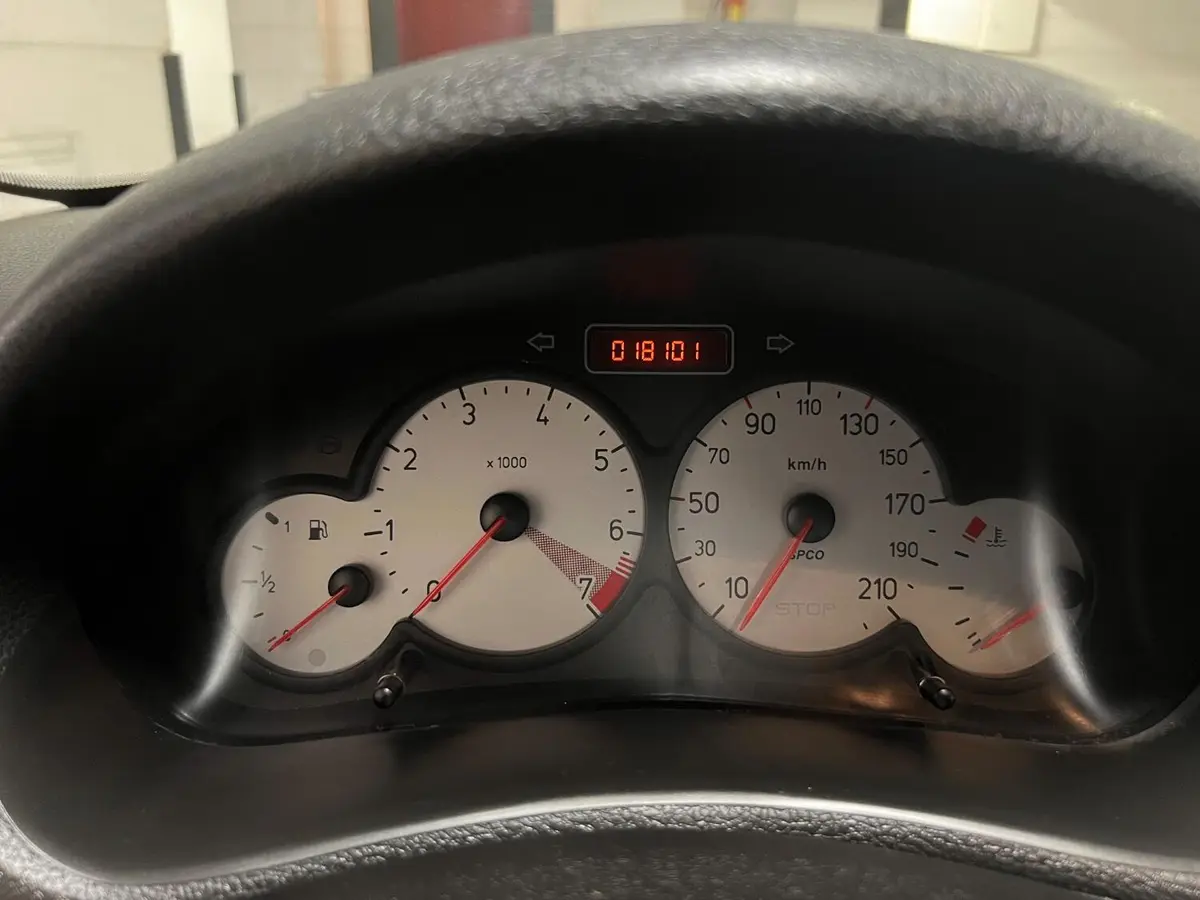 پژو،  206