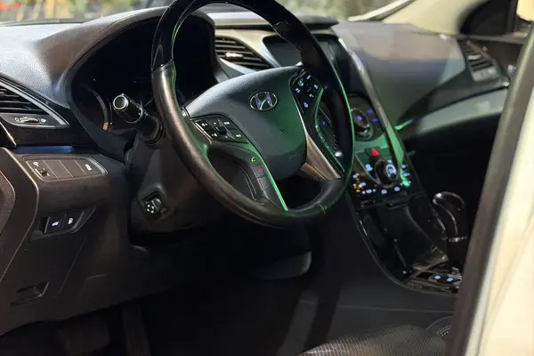 هیوندای، آزرا (گرنجور)