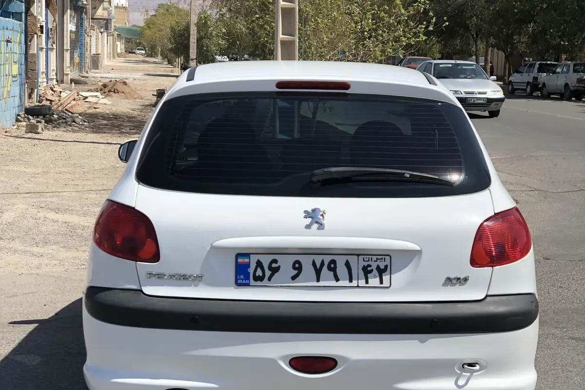 پژو،  206