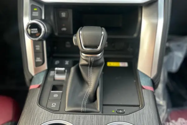 تویوتا، لندکروز چهار در