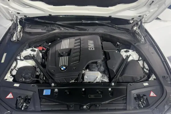 ب ام و، سری 5 سدان