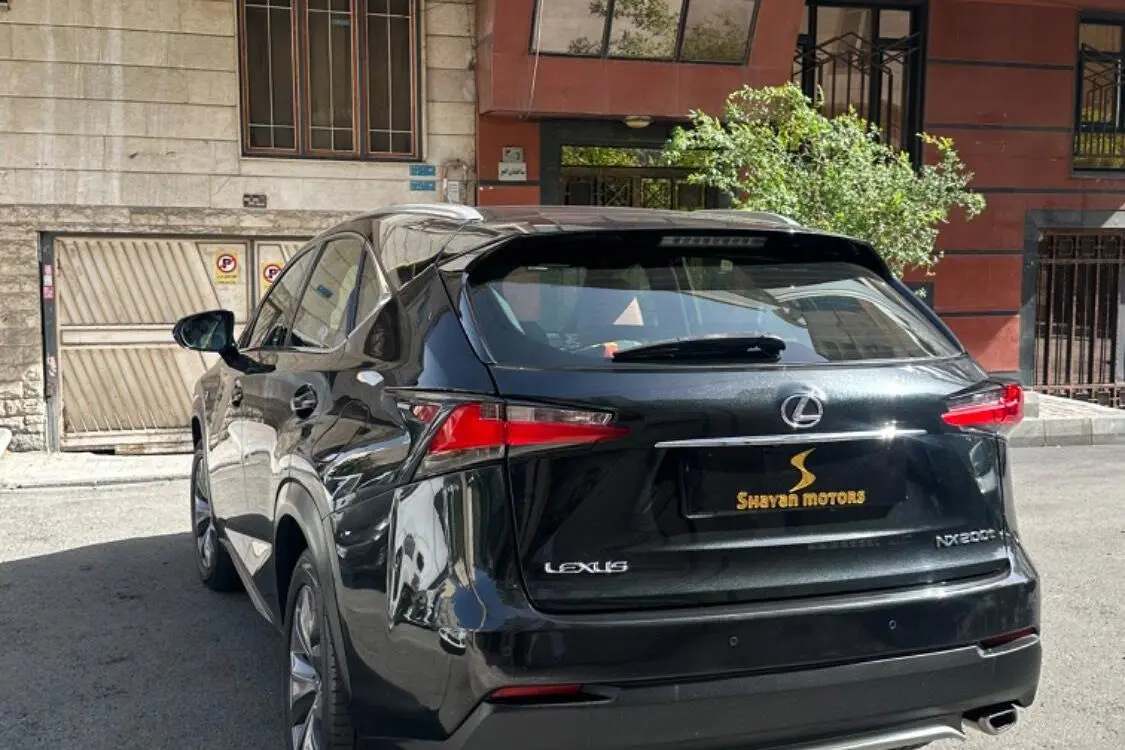 لکسوس،  NX