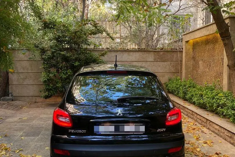 پژو،  207