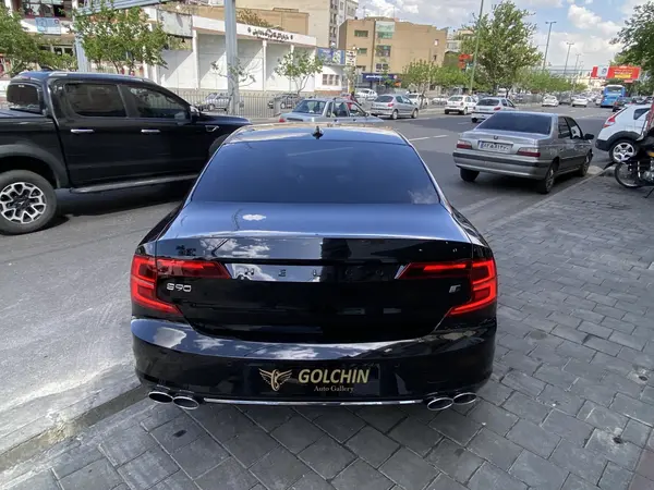 ولوو  S90