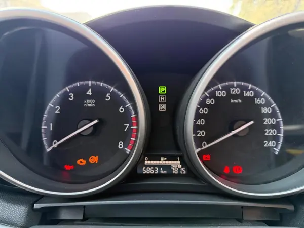 مزدا، 3 نیو صندوق دار