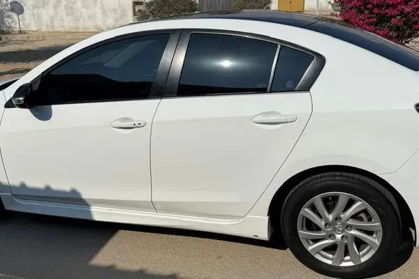 مزدا، 3 نیو صندوق دار