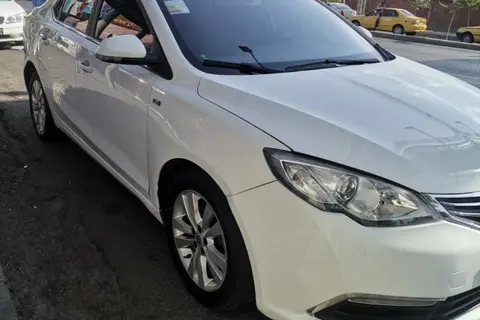 ام جی، 360